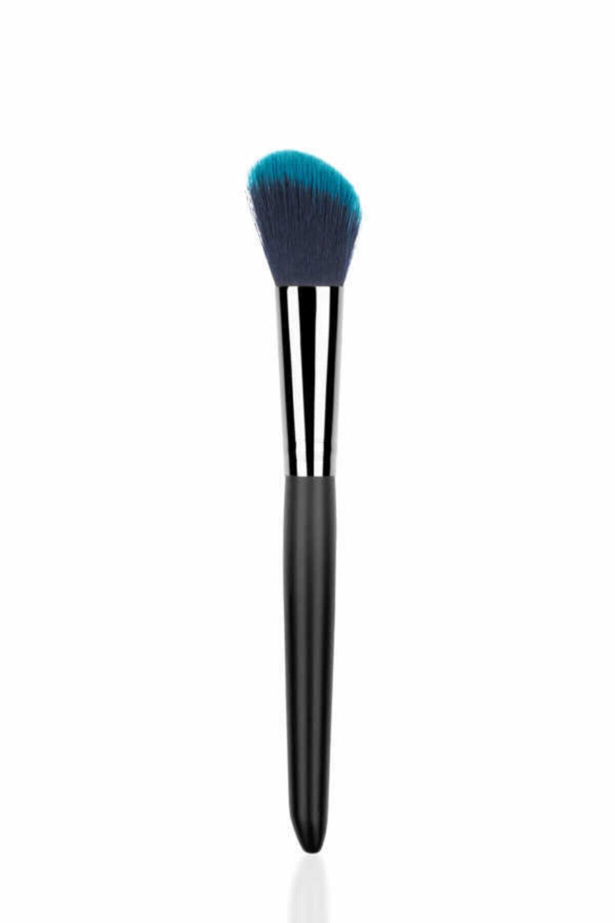 New Well Siyah Açılı Bronzer Fırçası 8680923326832