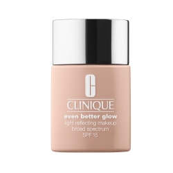 Clinique Even Better Glow Spf 15 WN 04 Bone 30ml