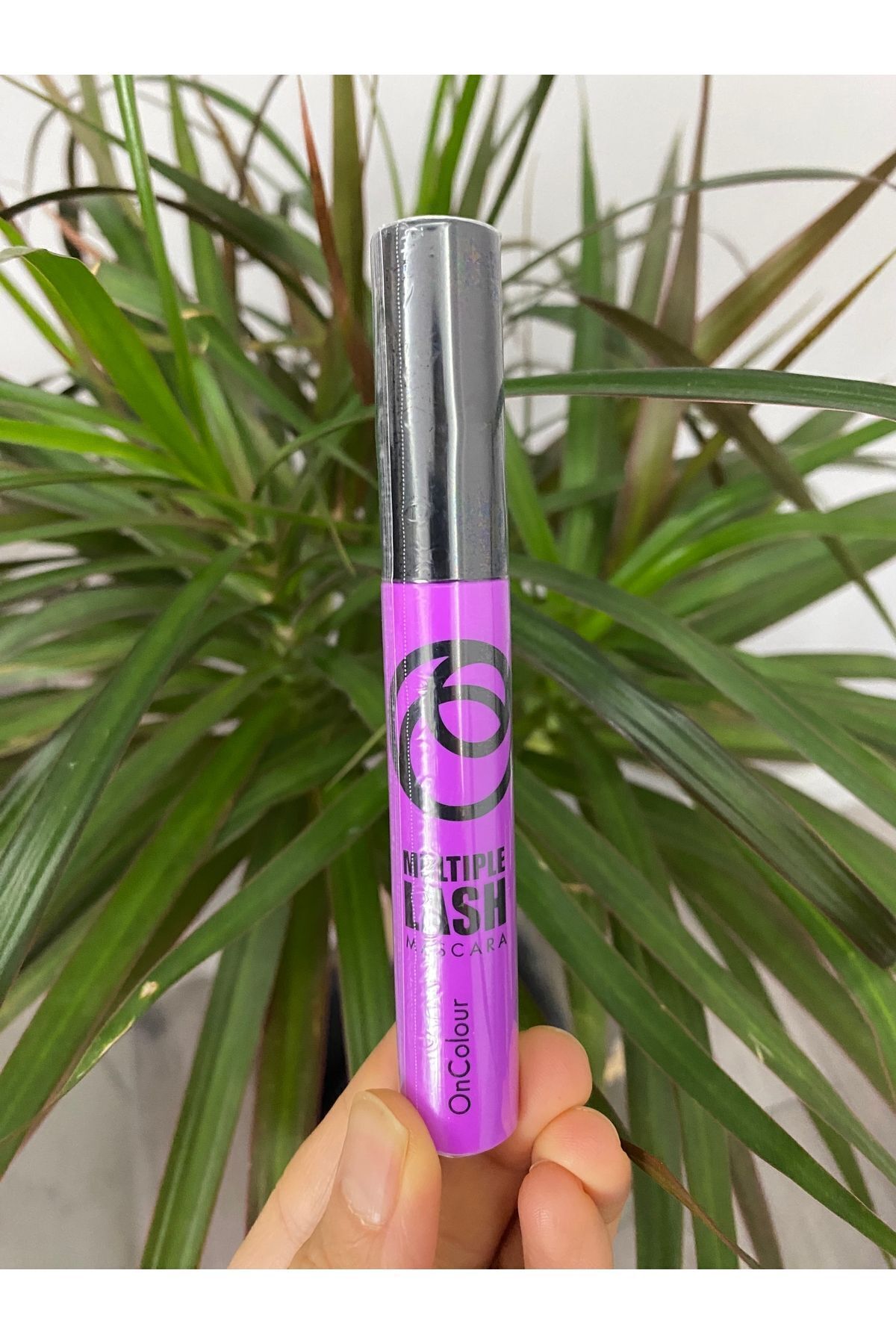 Oriflame OnColour Multiple Lash Maskara