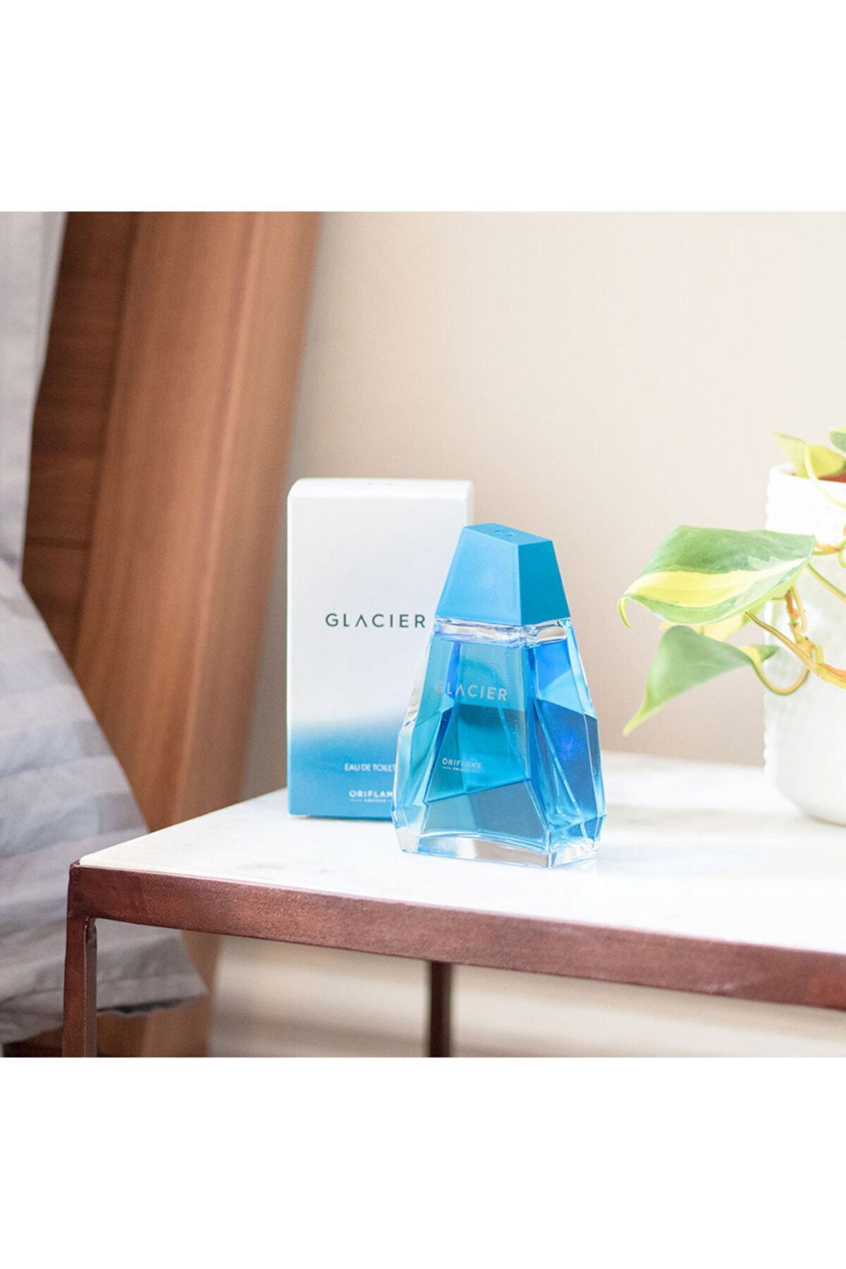 Oriflame Odunsu ve Ferah Koku Sunan Glacier EdT Erkek Parfümü 100ml