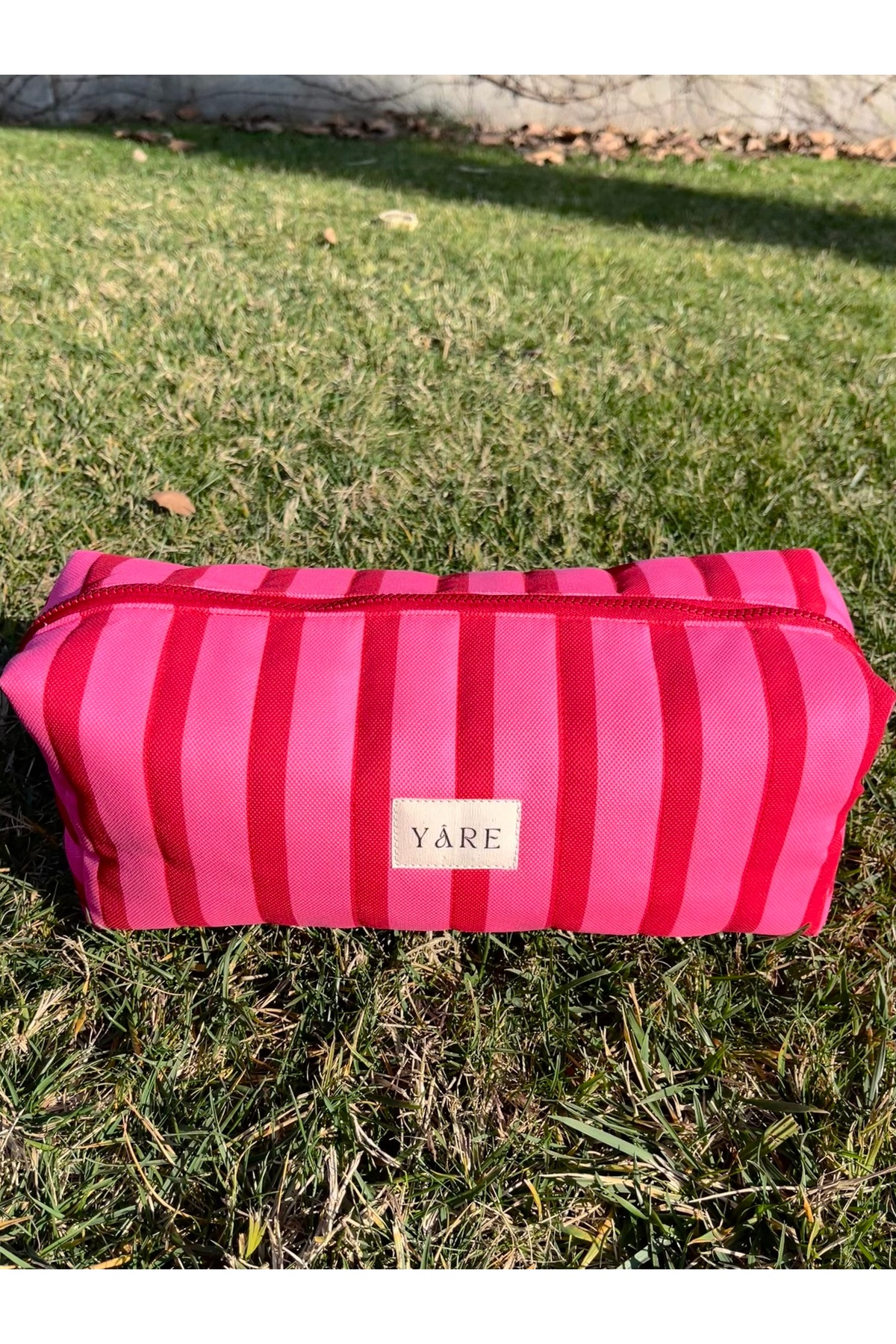 Yare Atelier Kırmızı Pembe Çizgili Airwrap Saç Düzleştirici Taşıma Çantası, Büyük Boy Makyaj Çantası