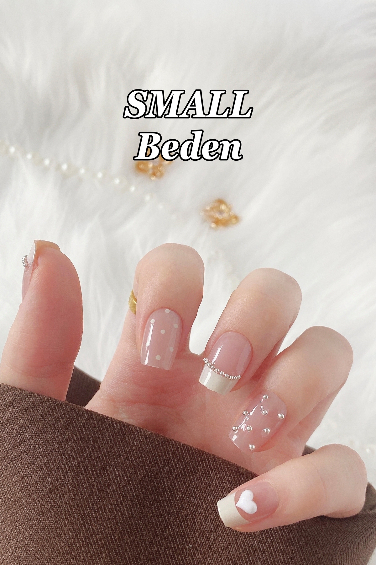 Easy Beauty SMALL Beden Kısa Takma Tırnak 10 Adet Charm Taşlı Küt Tırnak T074