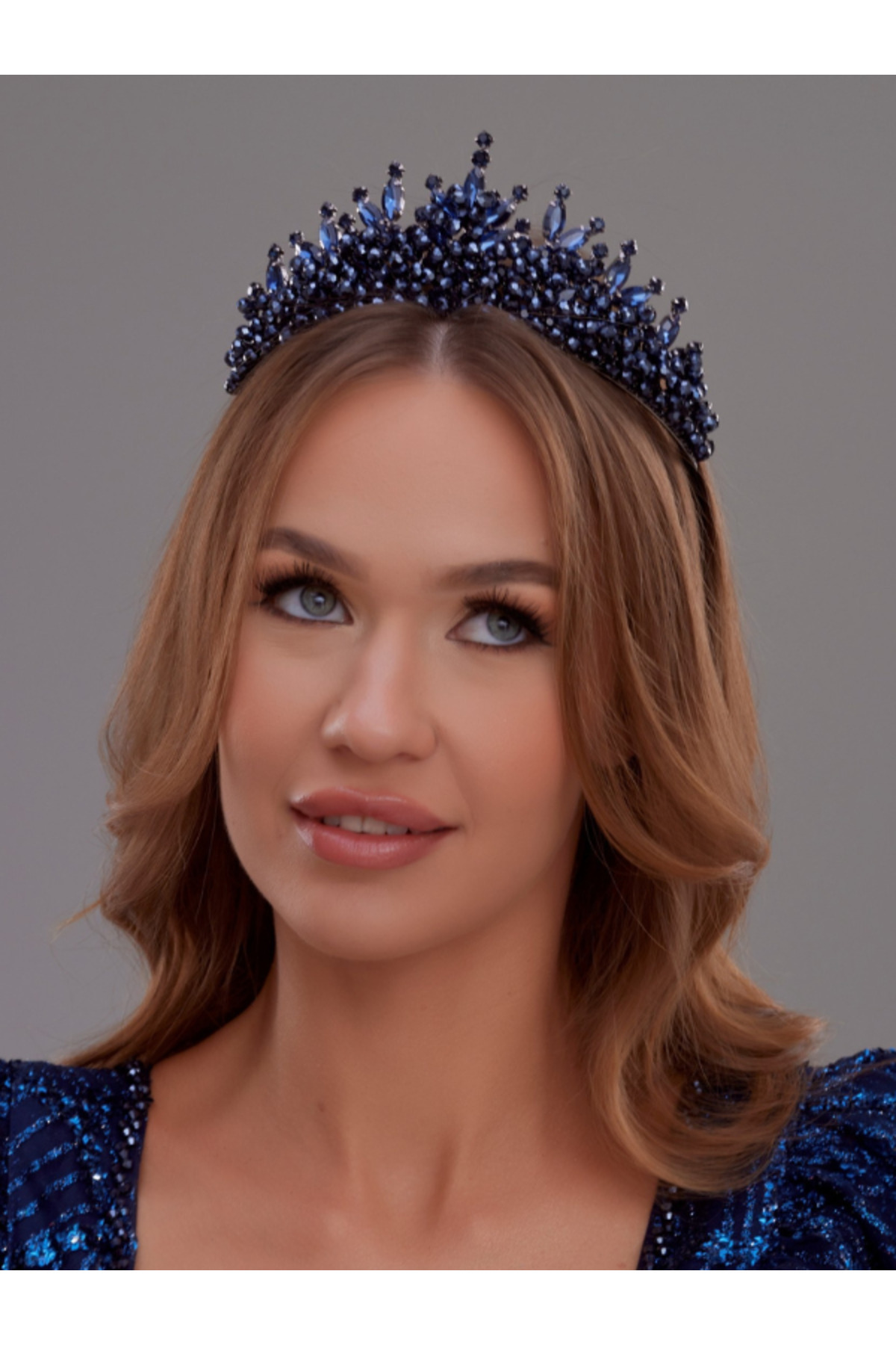 Magic Tiara Kristal Taşlı Gelin Tacı – Işıltılı ve Gösterişli Saç Aksesuarı