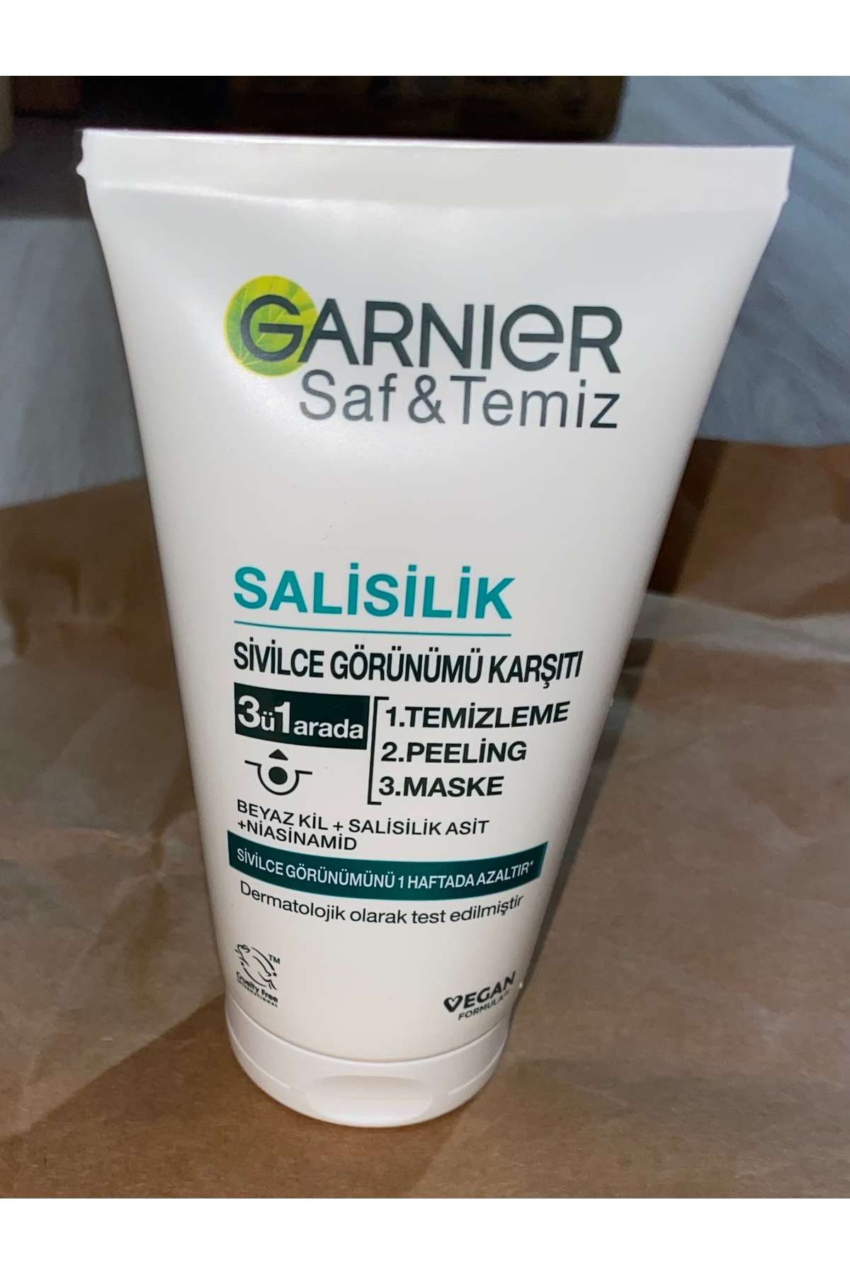 Garnier Saf & Temiz Peeling 3'ü 1 Arada Temizleme Maske 150 ml