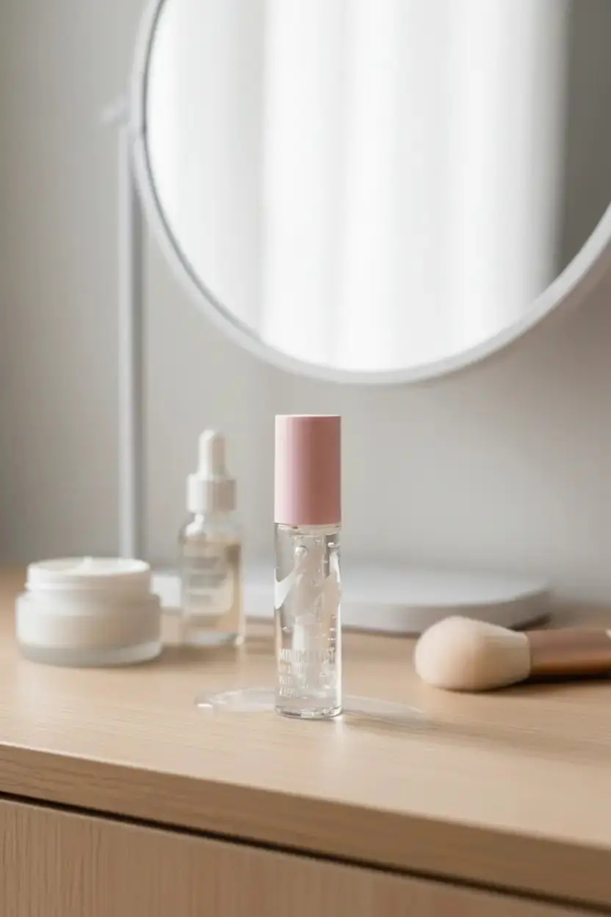 Miniso Lisanslı Minimalist Serisi Dudak Yağı 01 Vitamin E – Besleyici ve Nemlendirici Şeffaf Dudak Bakım Yağı